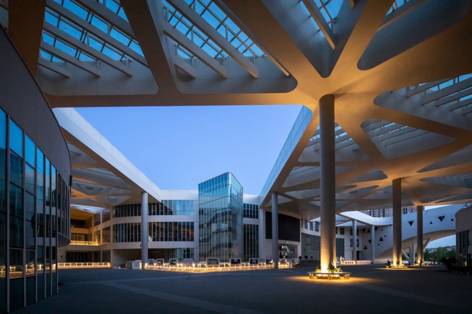 灯影黄昏 版权:中国建筑设计研究院有限公司品筑工作室 feicheng civiv center