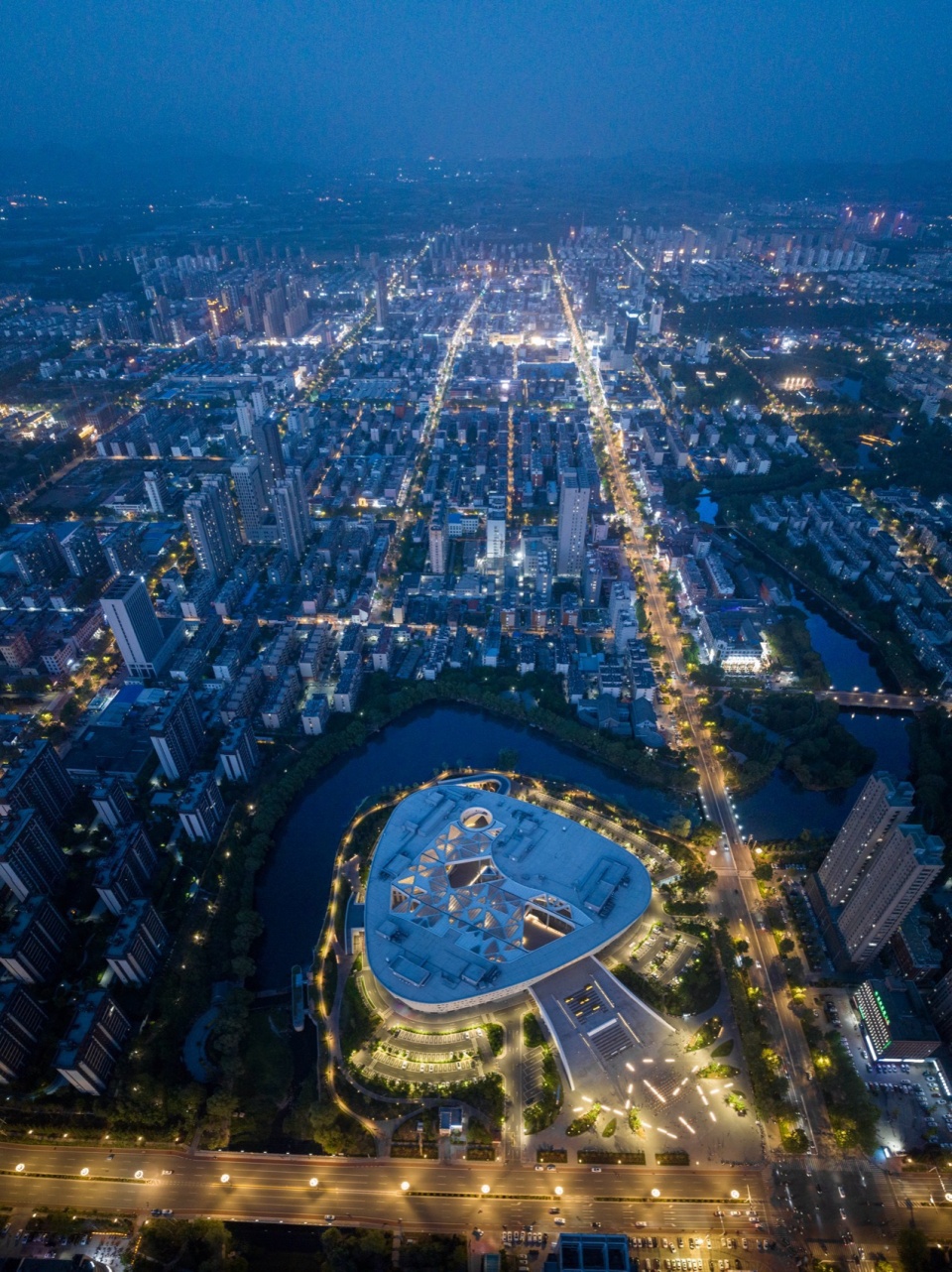 肥城地标 美好未来 版权:中国建筑设计研究院有限公司品筑工作室 feicheng civiv center