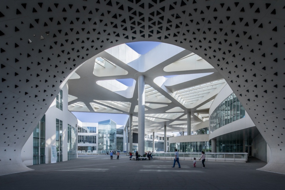 西北大拱门 版权:中国建筑设计研究院有限公司品筑工作室 feicheng civiv center